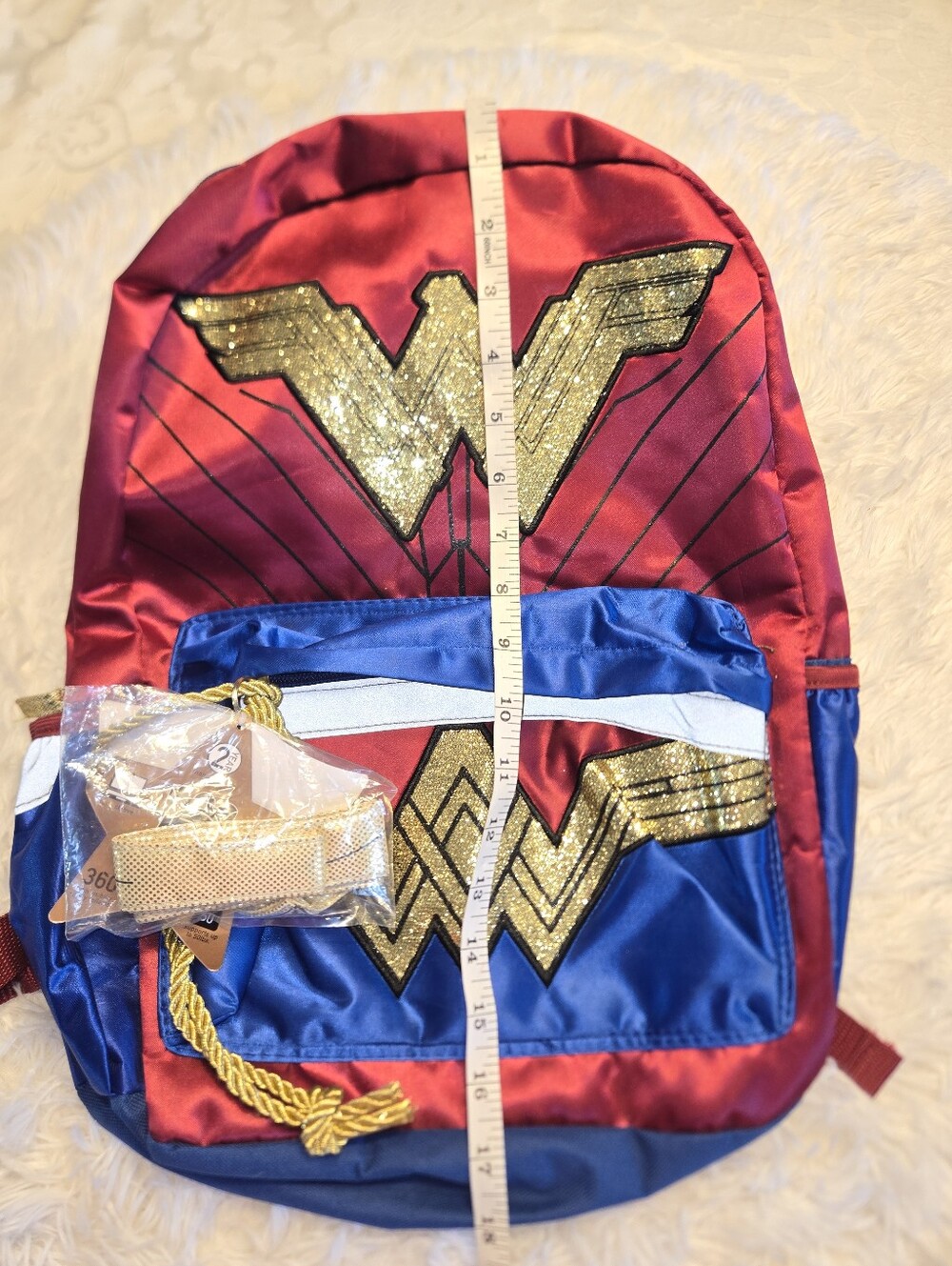 Wonder Woman Backpack - Picture 5 of 7